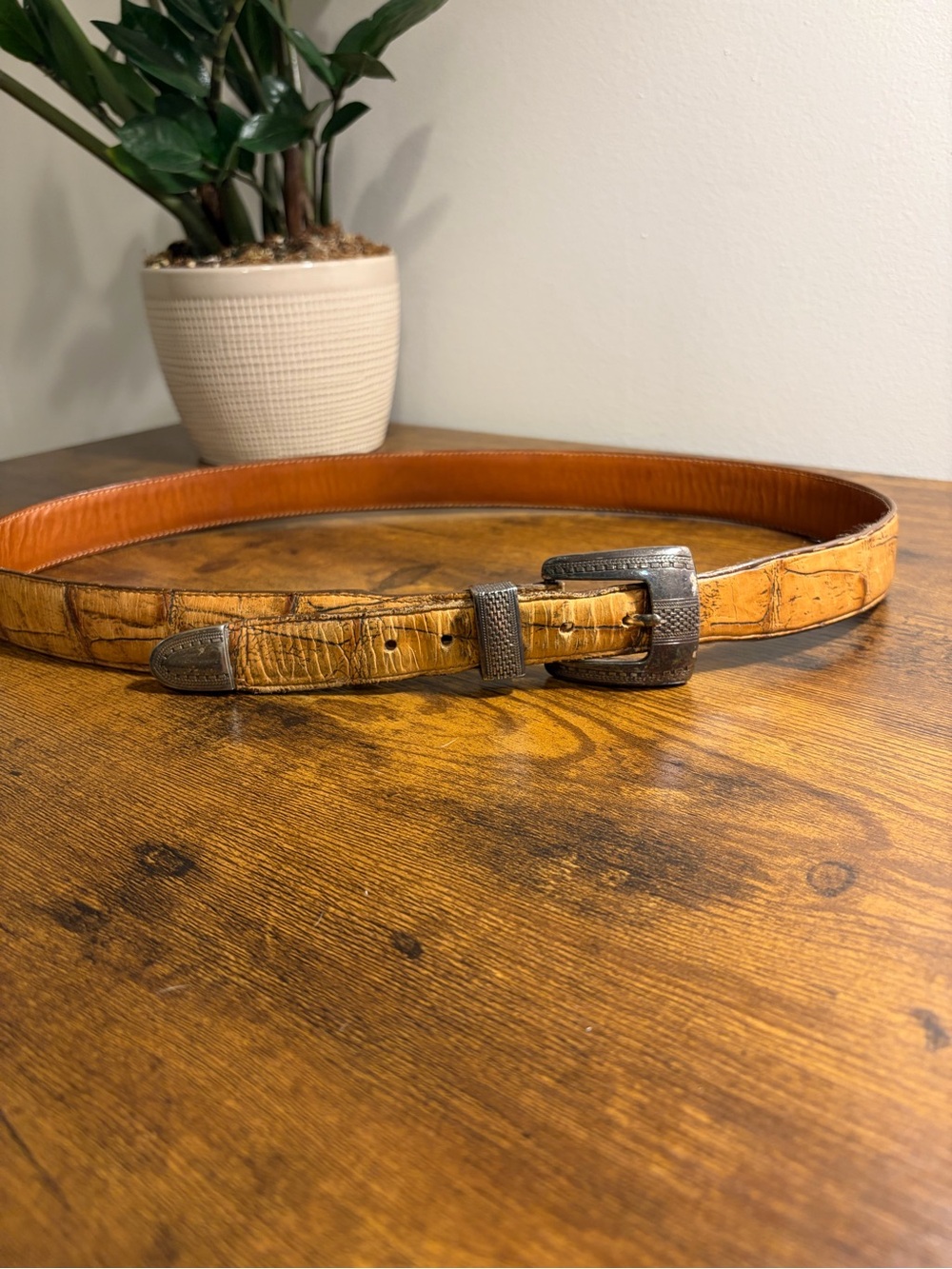 ONYX by BRIGHTON Leather Croc-Embossed Vintage Belt with Silver Buckle Size 38